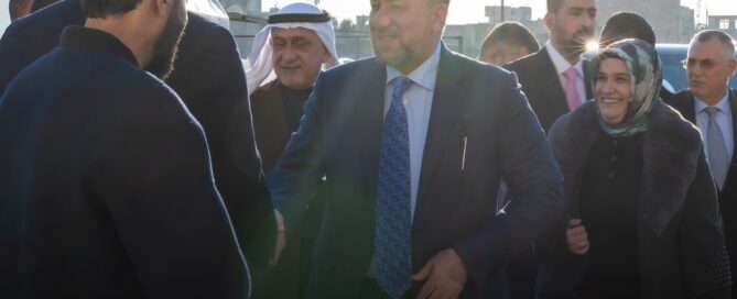 الشيخ خميس الخنجر يزور مكتب عضو مجلس محافظة نينوى سمية الخابوري