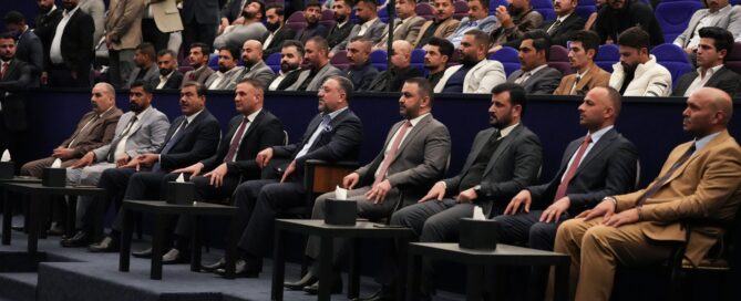 الشيخ خميس الخنجر يلتقي جمعًا من تنظيمات السيادة في بغداد