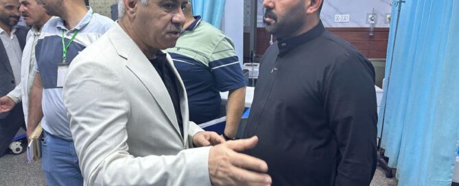 الدكتور خميس السعد يتفقد المرضى في مستشفى الرمادي التعليمي مساء اليوم